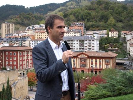 Miguel de los Toyos presenta su candidatura a la reelección de la Alcaldía de Eibar